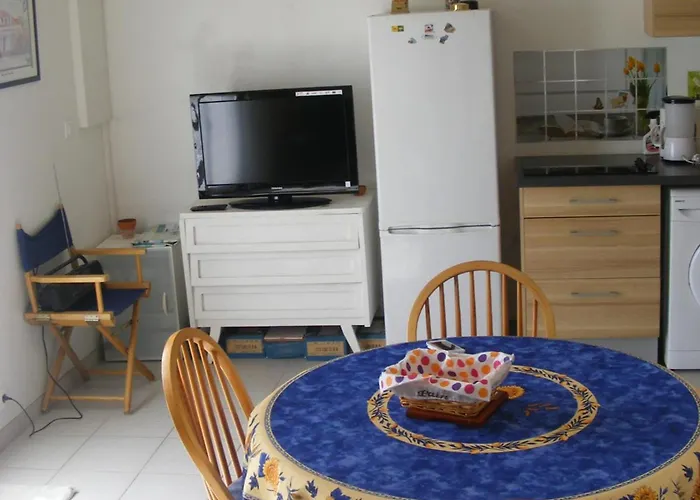 Hébergement de vacances Maisonette à Avec Animaux Admis, Parking Et Jardin Privé - Fr-1-194-328